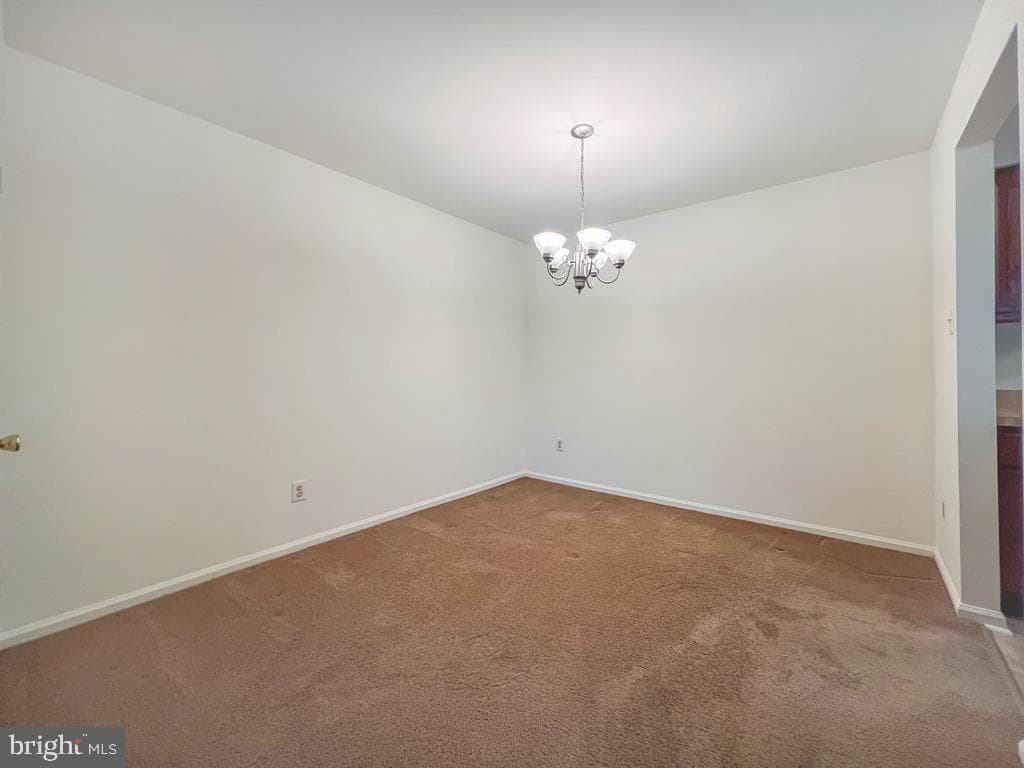 654a Woodford Lane photo 9
