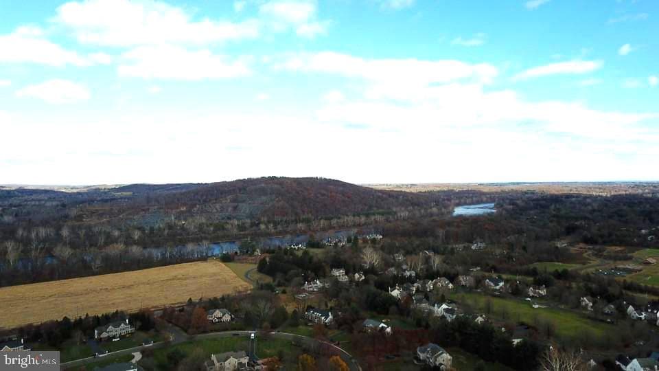 62 Woodside Lane photo 35