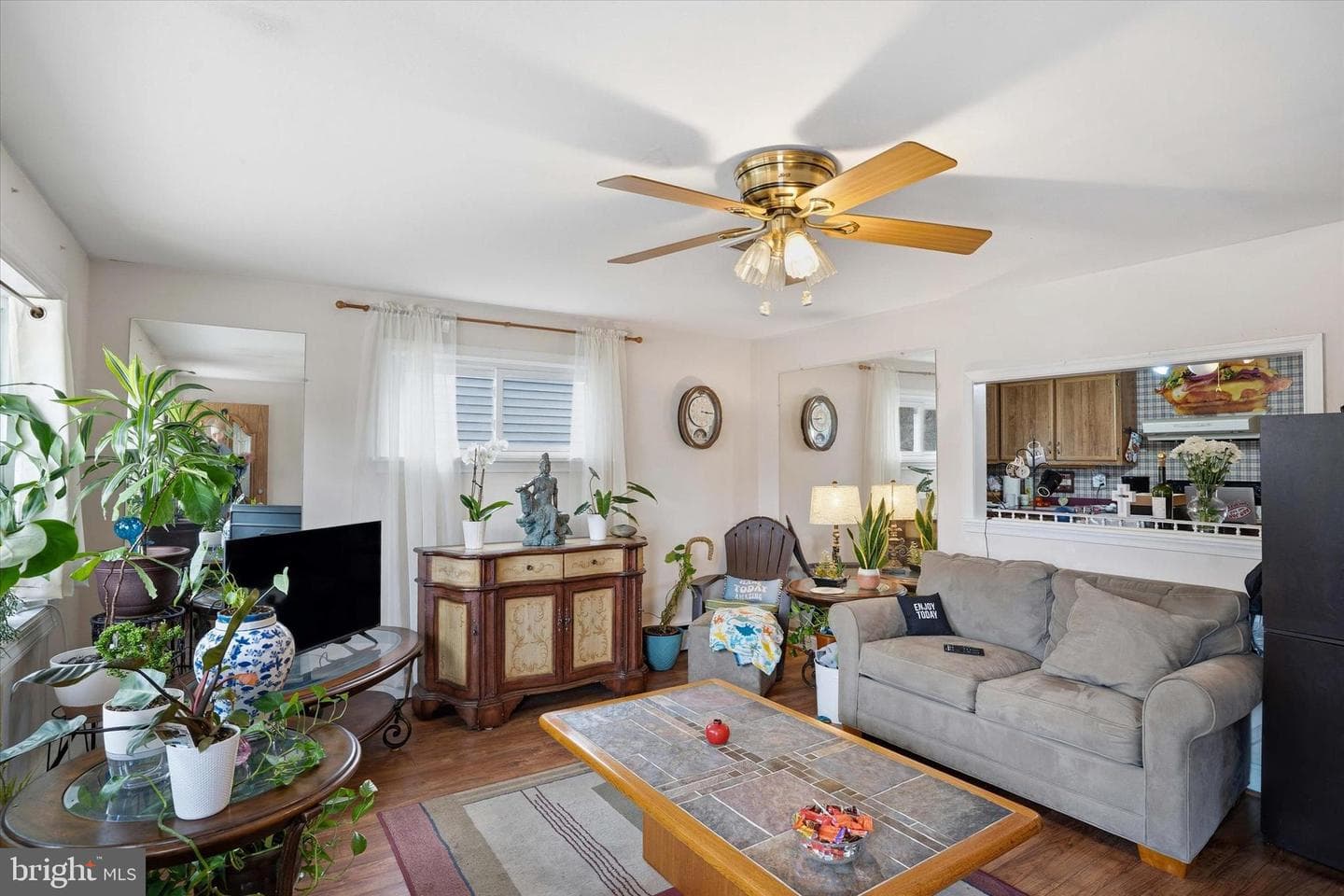 1156 Regina Avenue photo 4