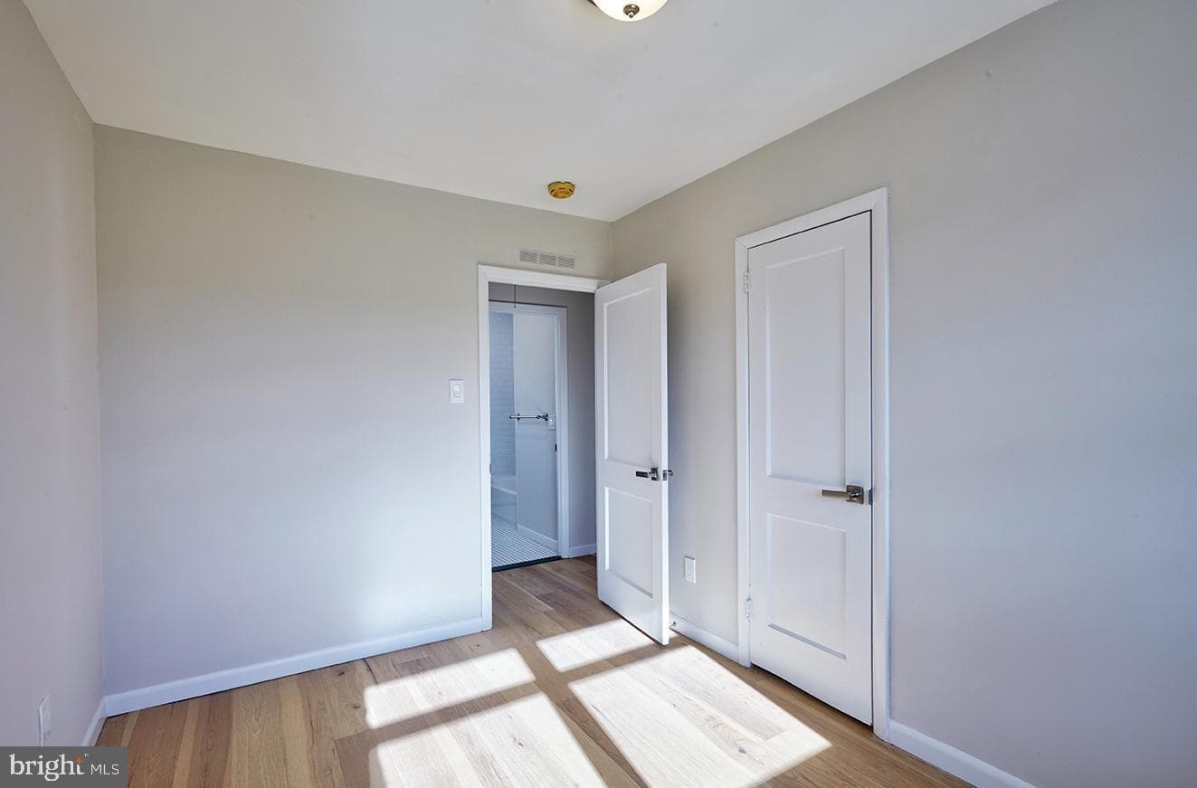 2727 Berwyn Road photo 13