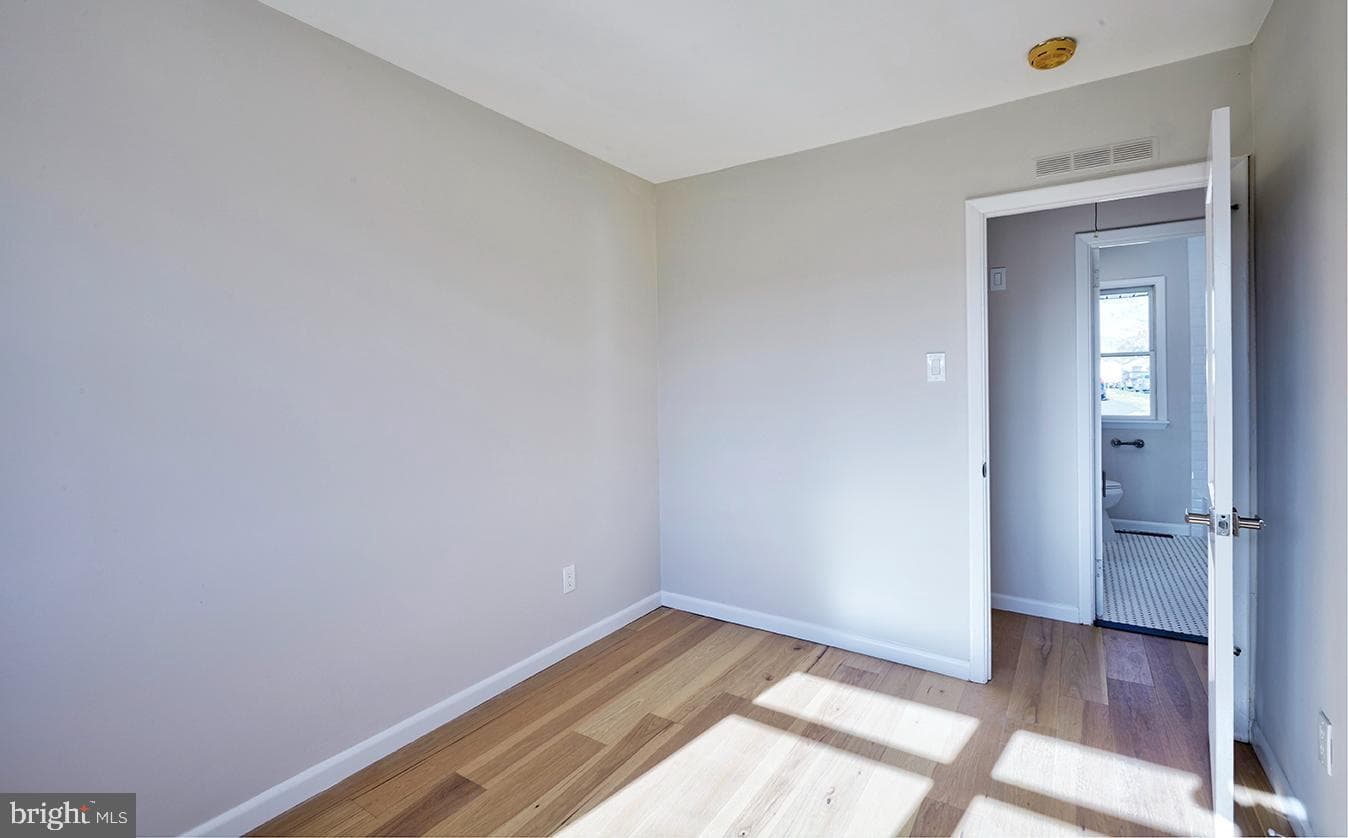 2727 Berwyn Road photo 14