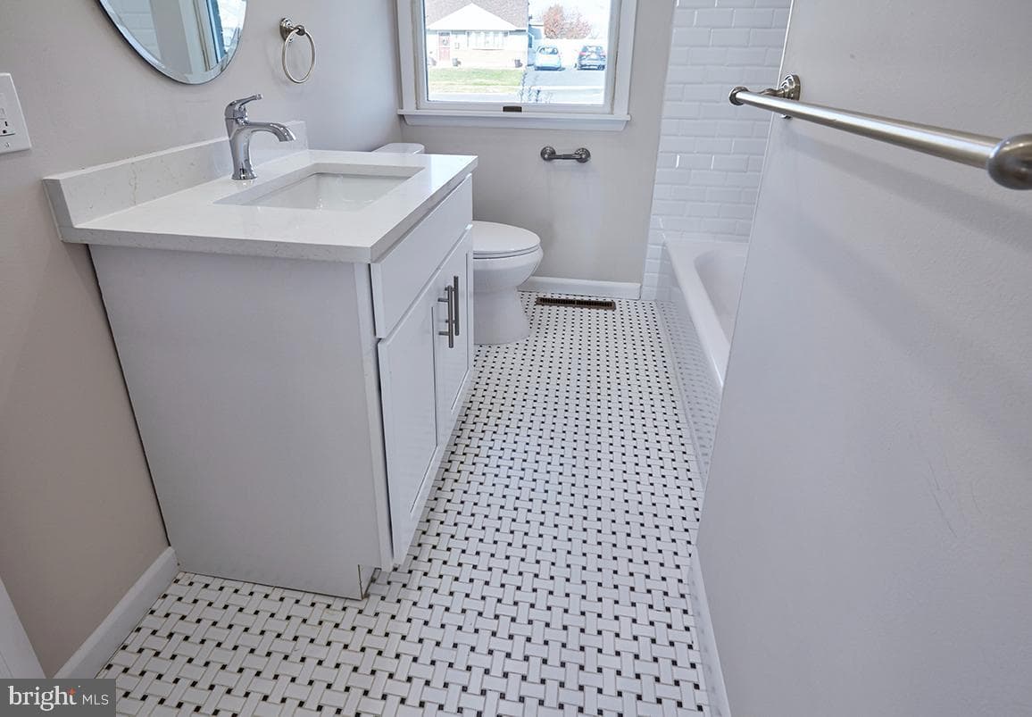 2727 Berwyn Road photo 16