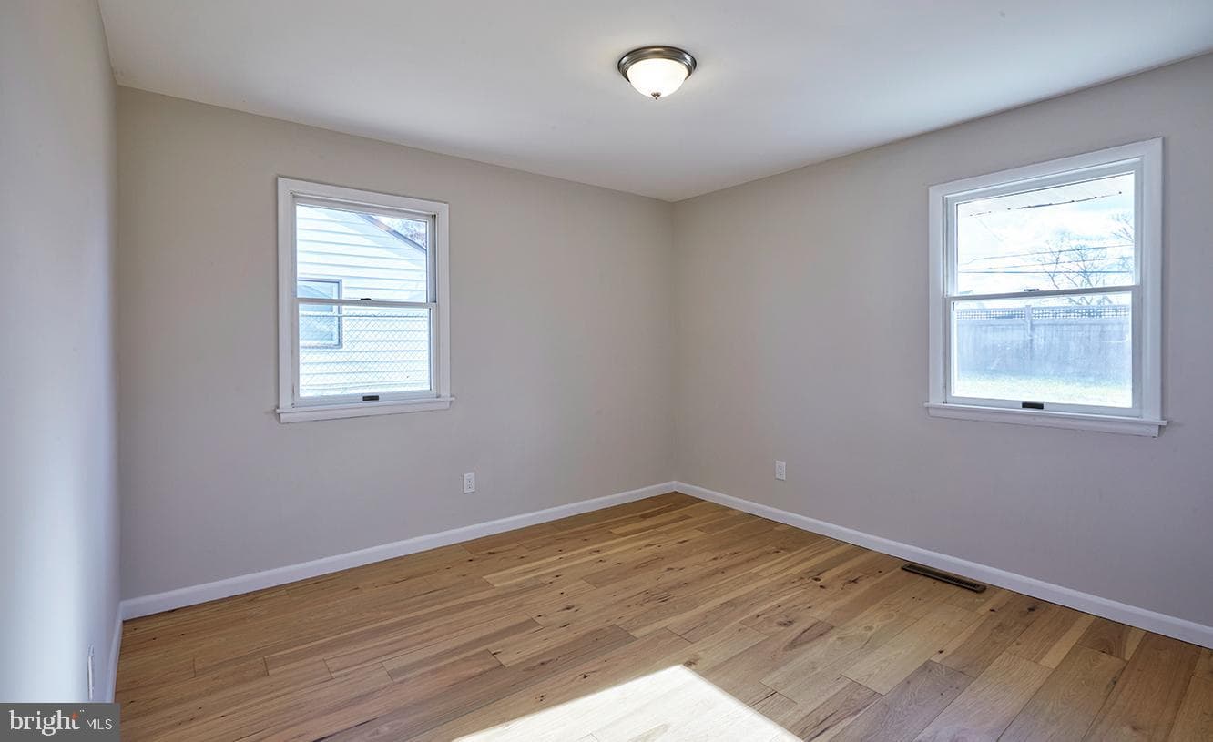 2727 Berwyn Road photo 18