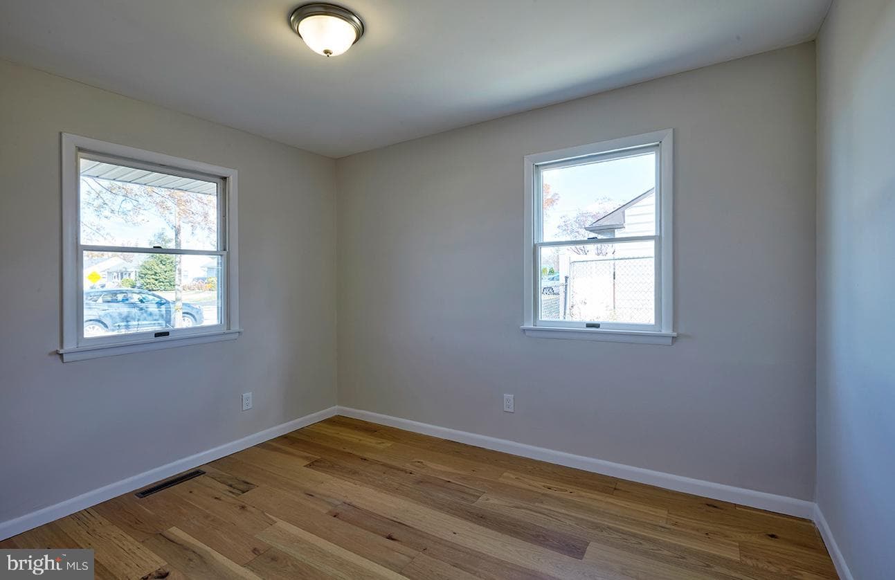2727 Berwyn Road photo 21