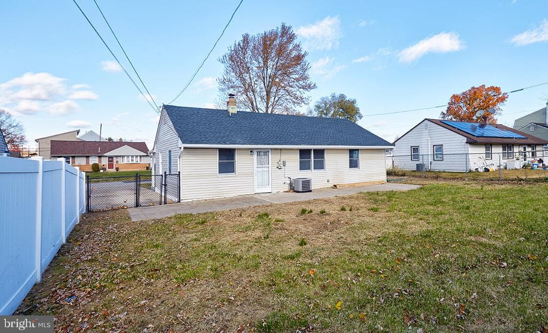 2727 Berwyn Road photo 4