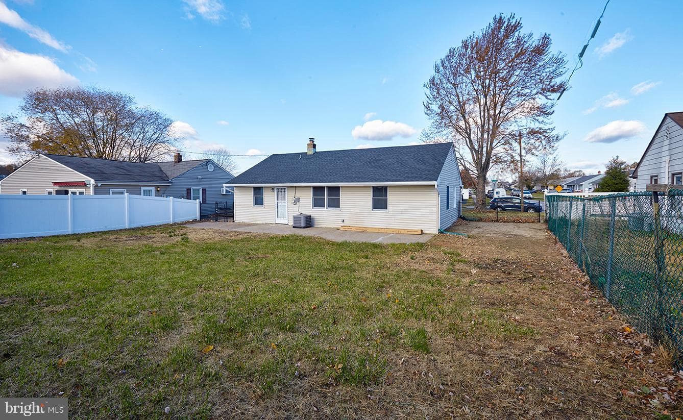 2727 Berwyn Road photo 5