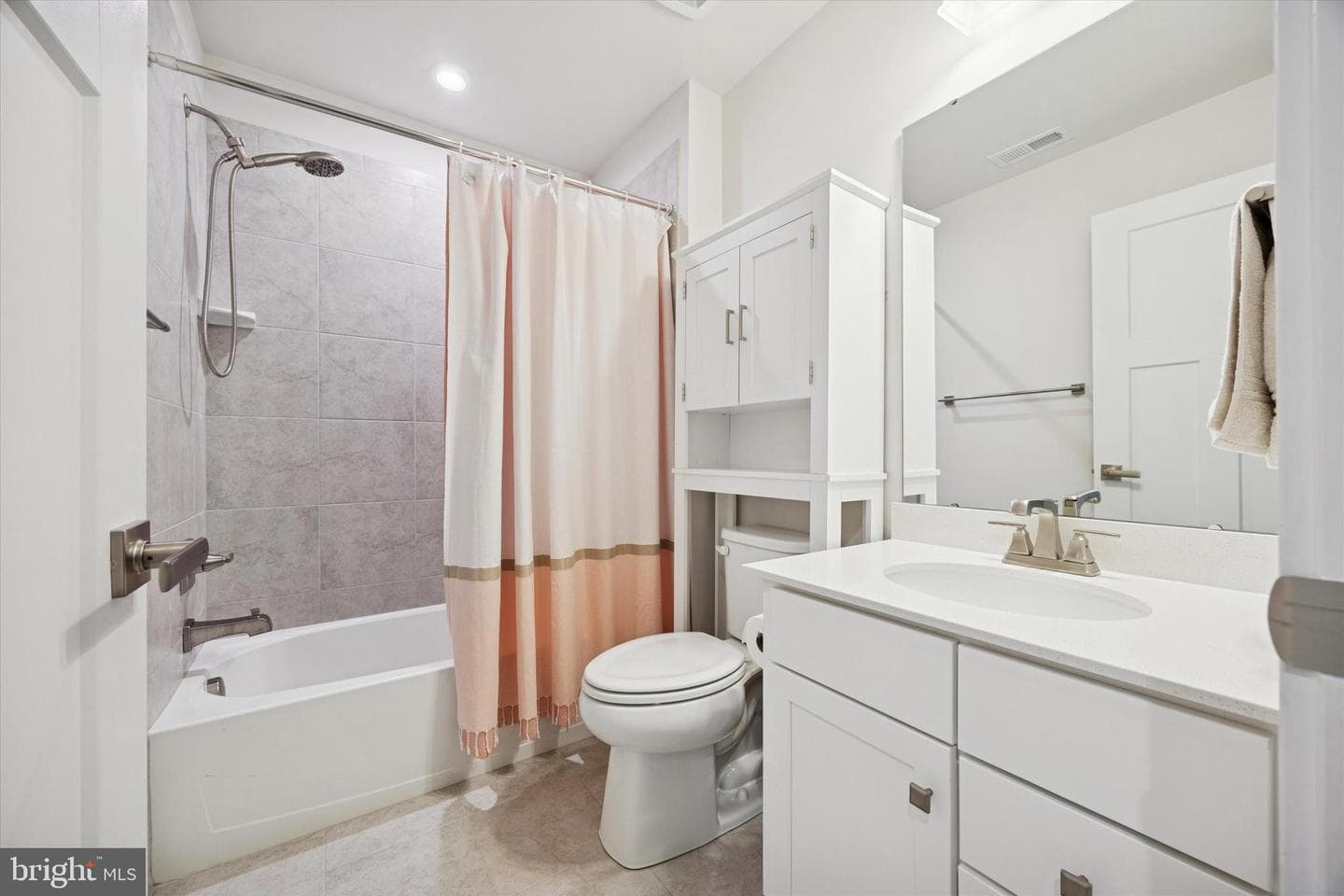 135 Bishop Way photo 20