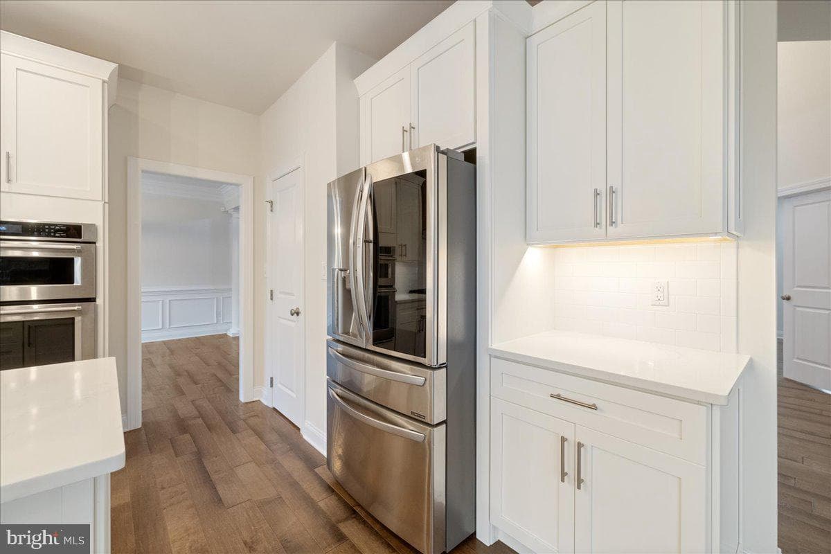1376 Memorial Drive photo 18