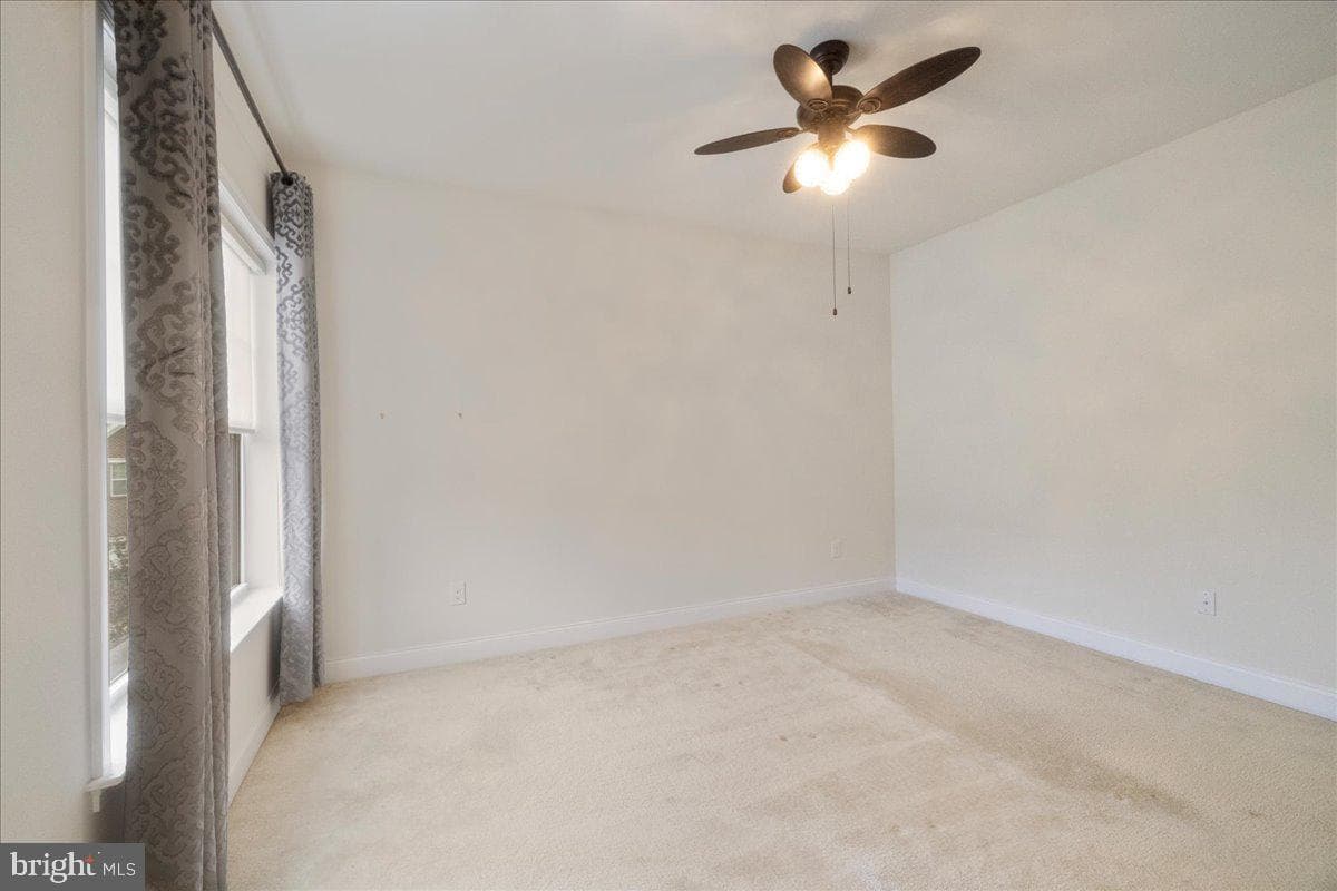 1376 Memorial Drive photo 35