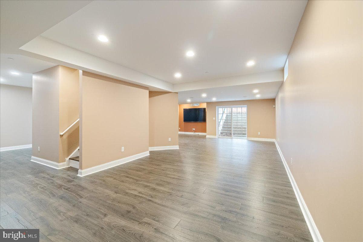 1376 Memorial Drive photo 38