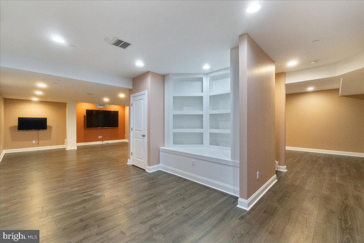 1376 Memorial Drive photo 40