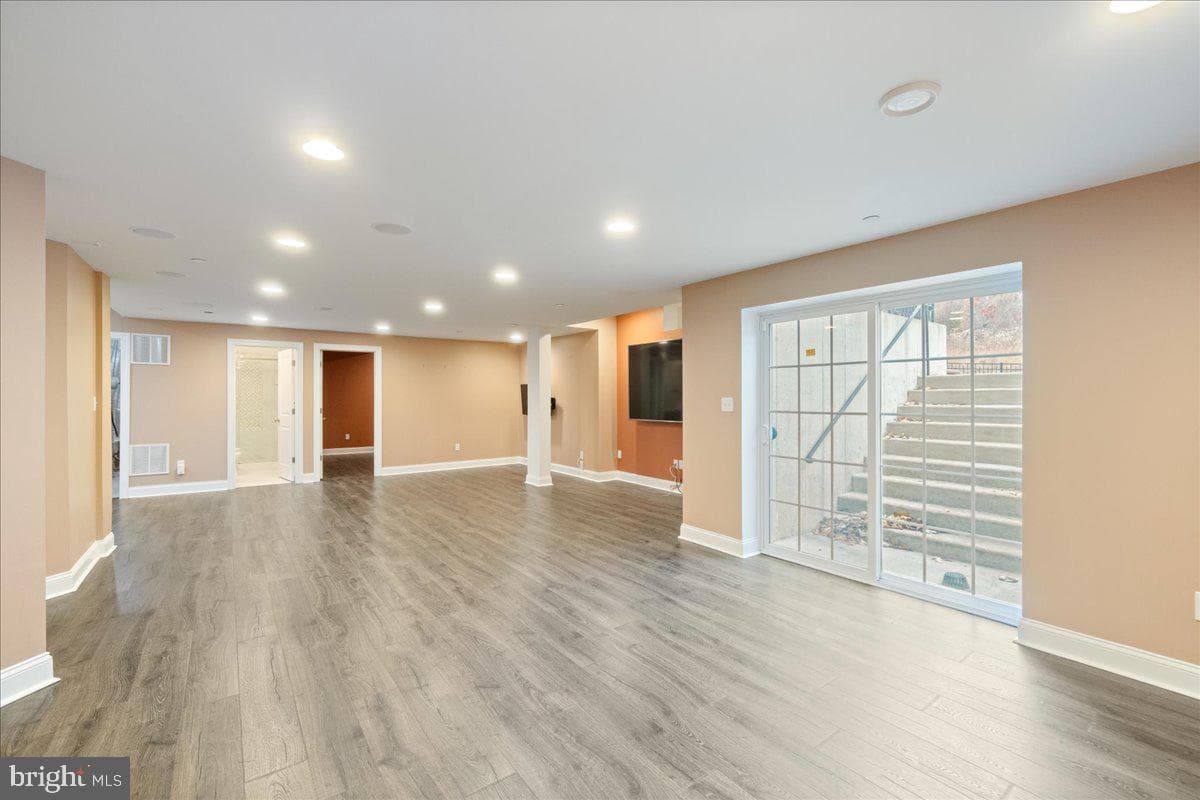 1376 Memorial Drive photo 41