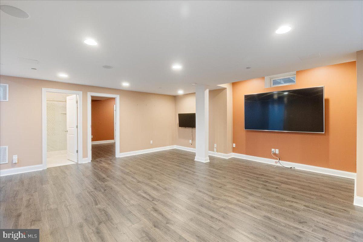 1376 Memorial Drive photo 42