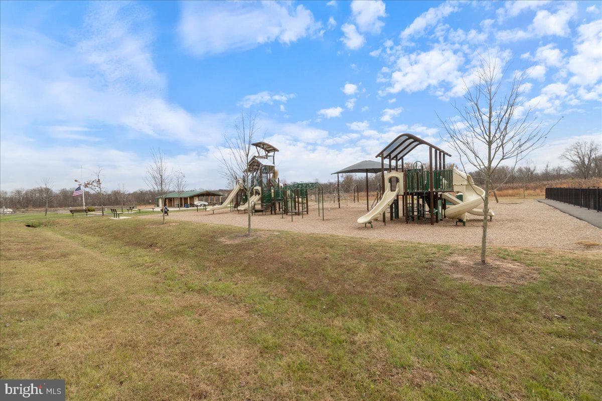 1376 Memorial Drive photo 64