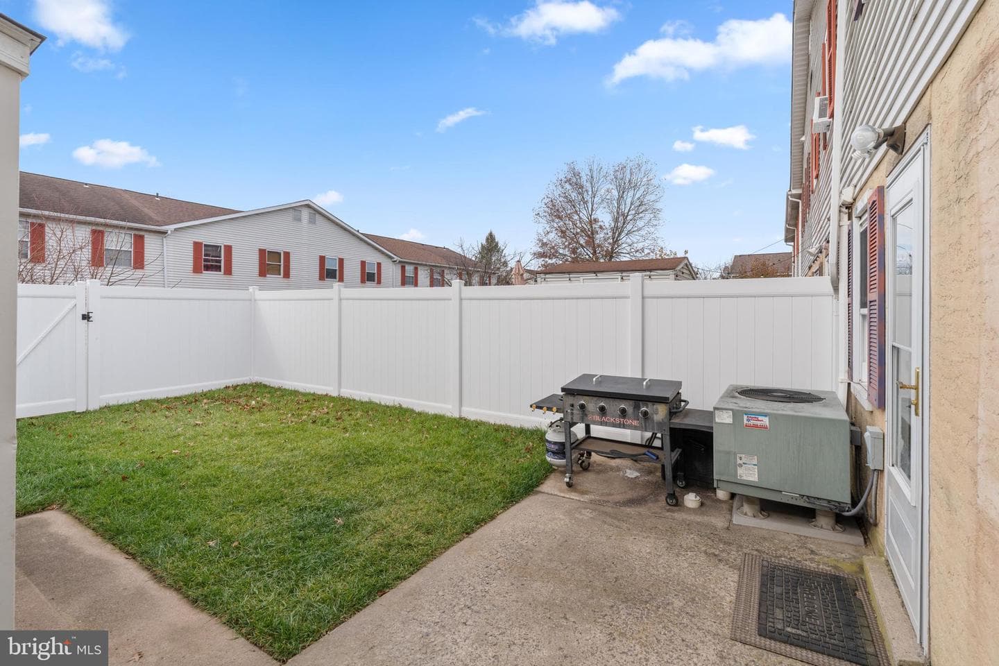 92 Laurel Court photo 24