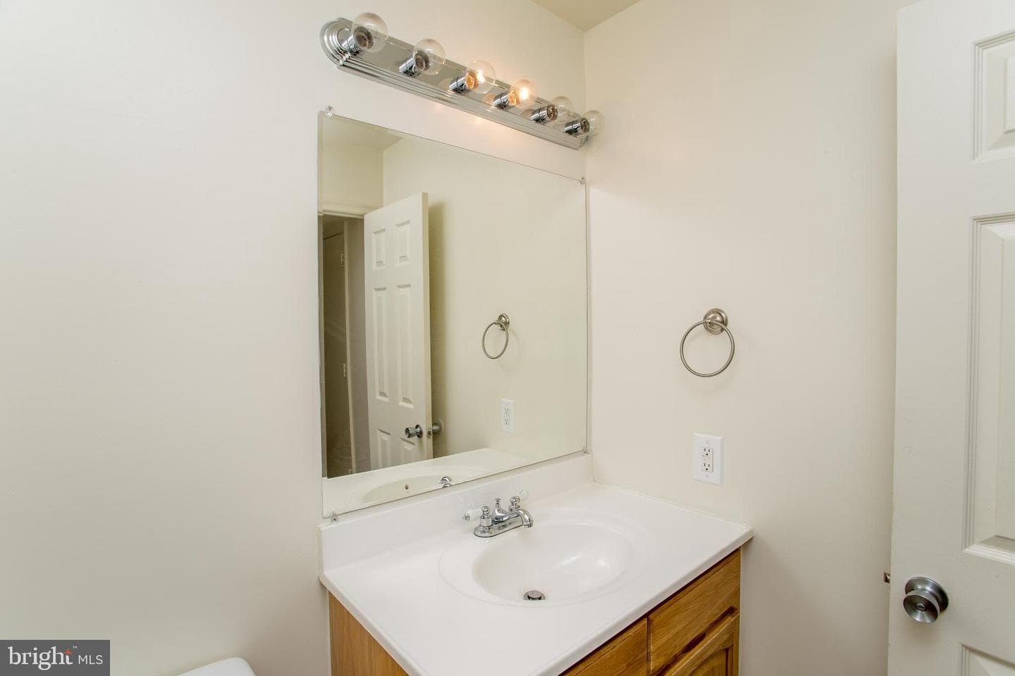 1811 Hennessy Drive photo 19