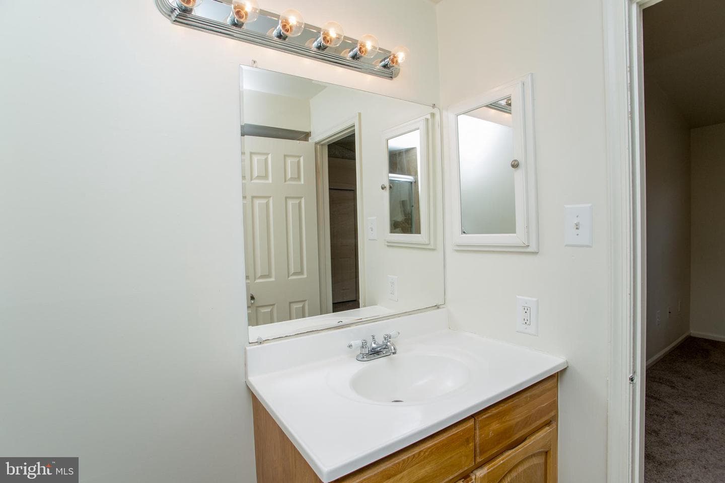 1811 Hennessy Drive photo 46