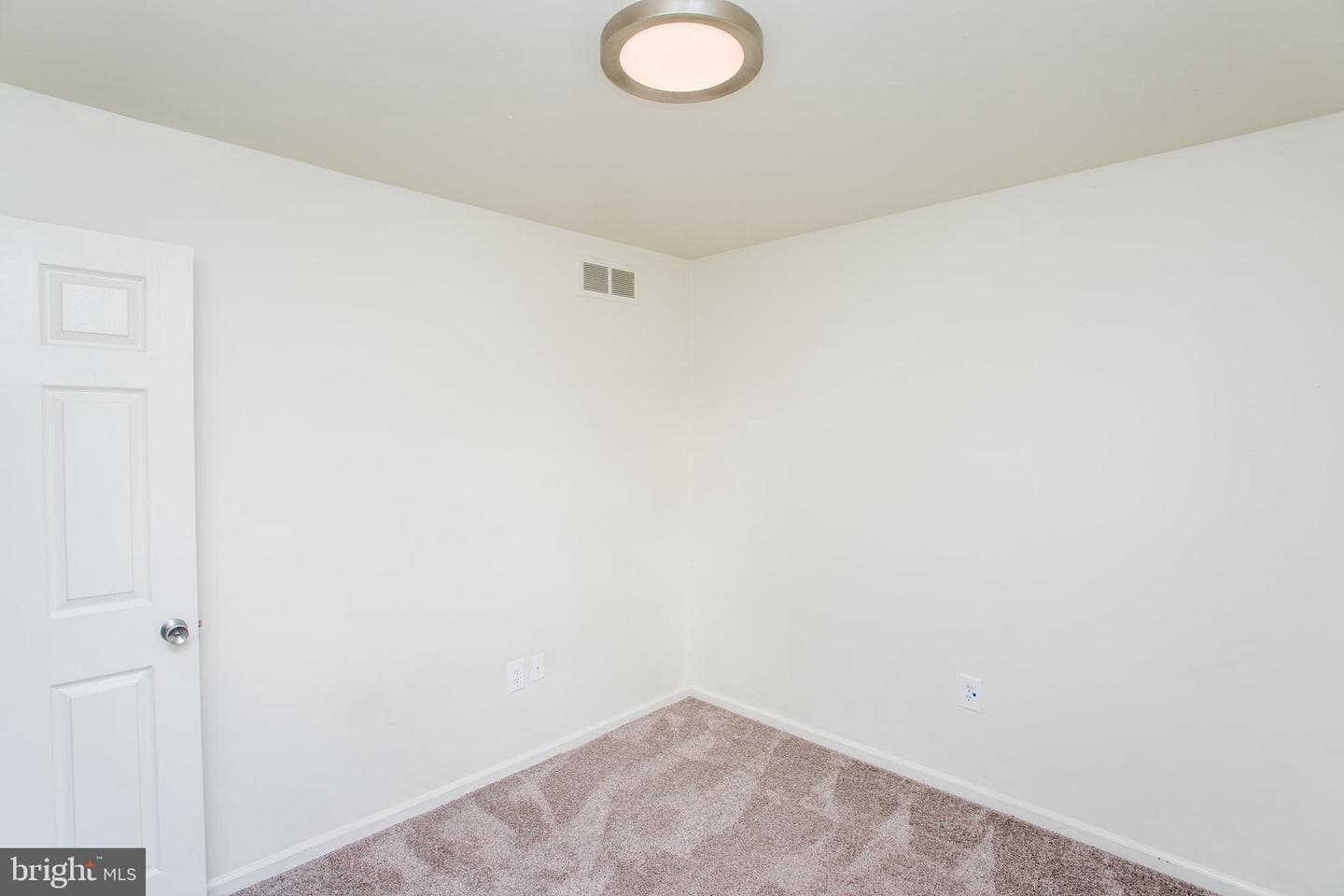 1811 Hennessy Drive photo 58