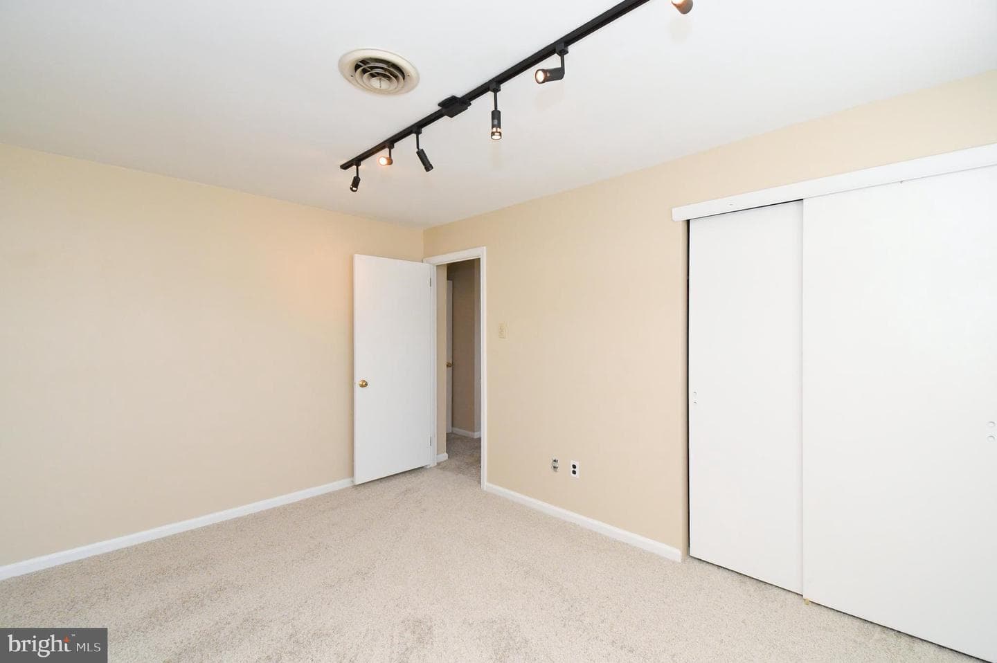 1650 Janney Terrace photo 32