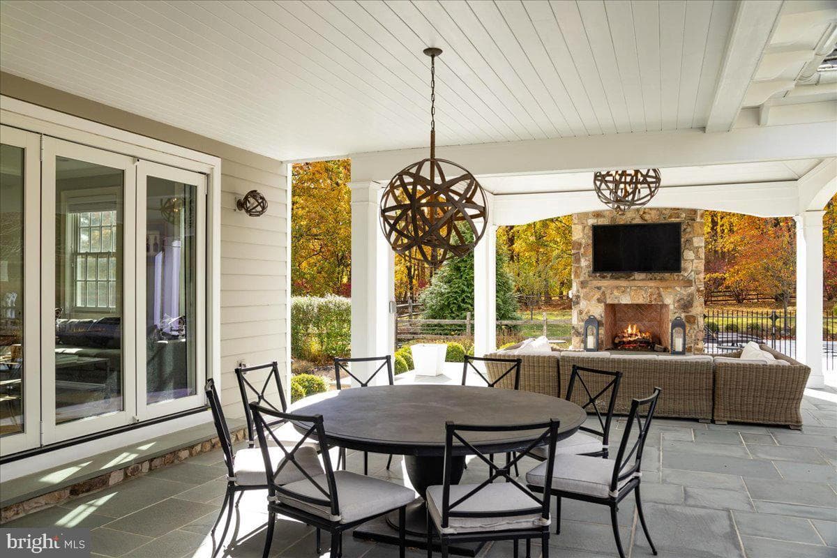 6145 Greenhill Road photo 63