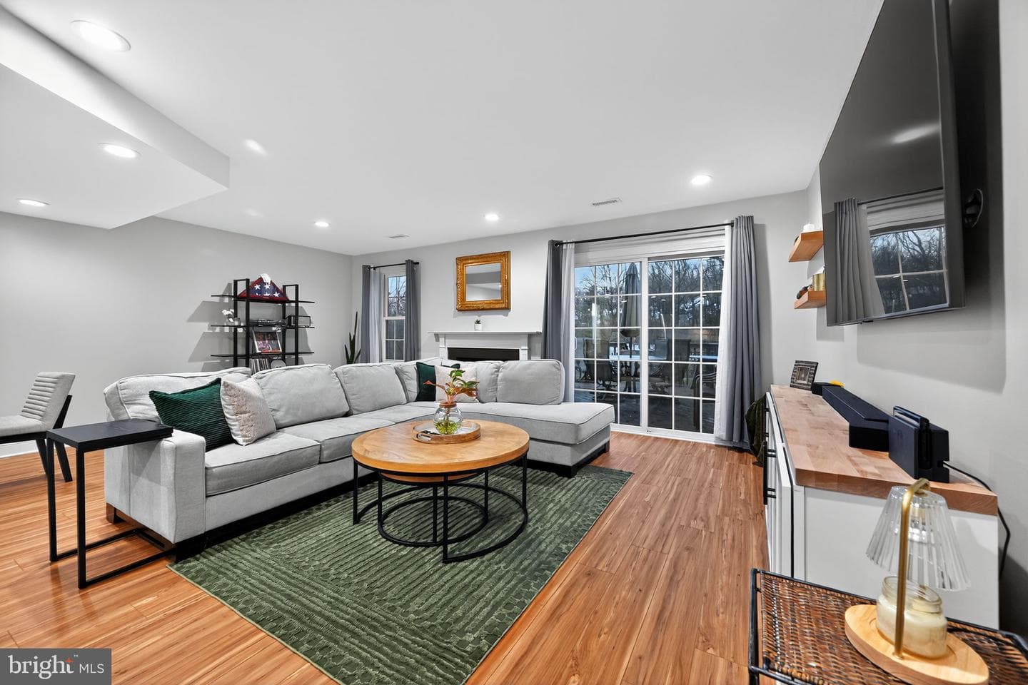 414 Whittier Drive photo 4
