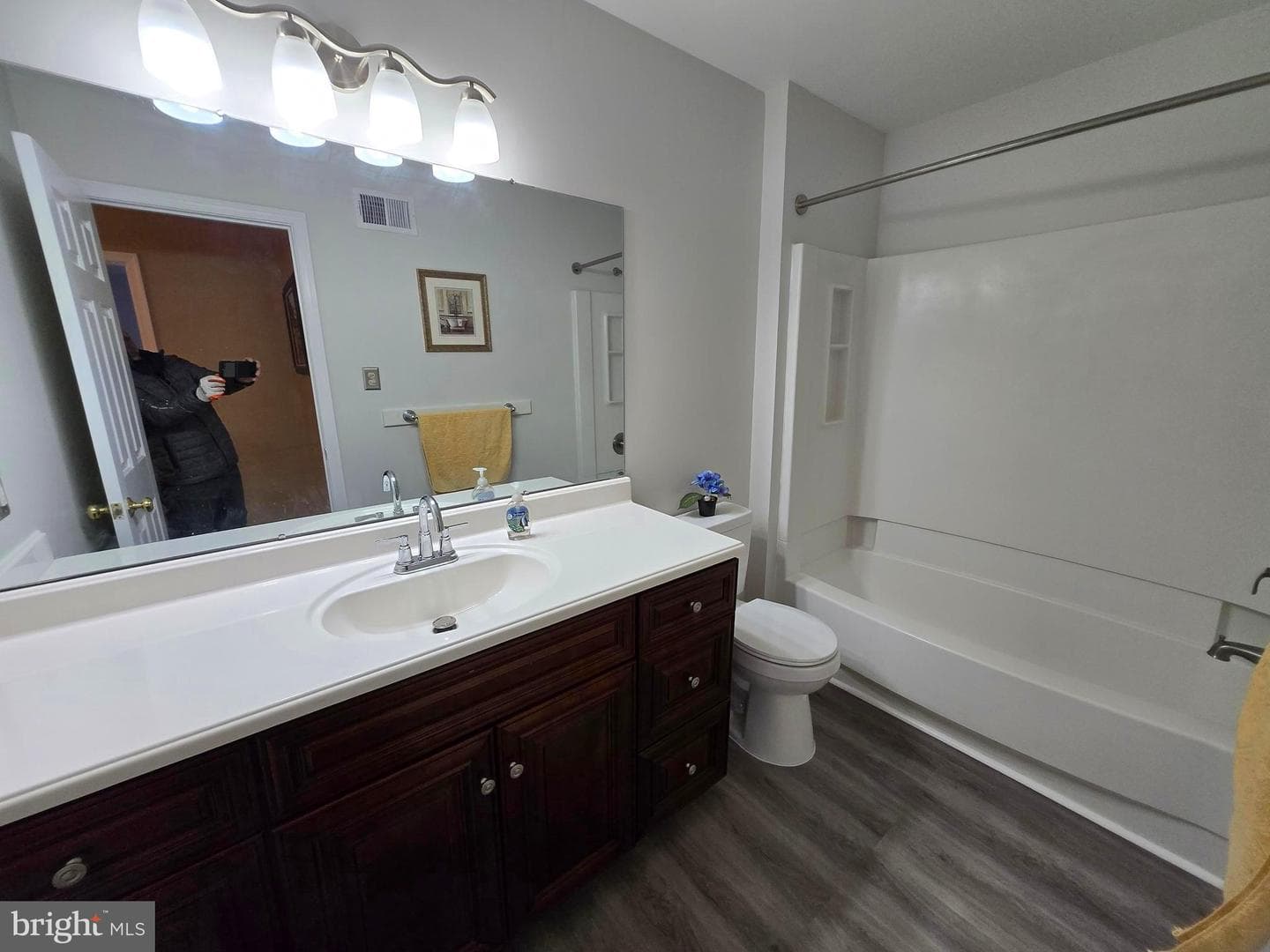 1221 Garden Court photo 18
