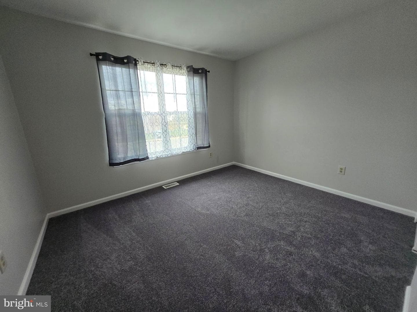 1221 Garden Court photo 20