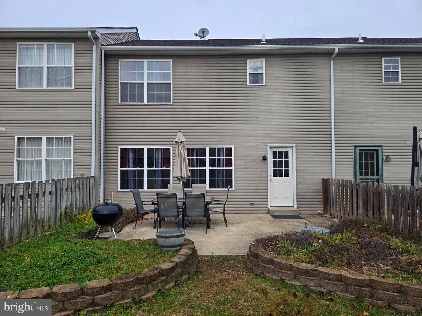 1221 Garden Court photo 3