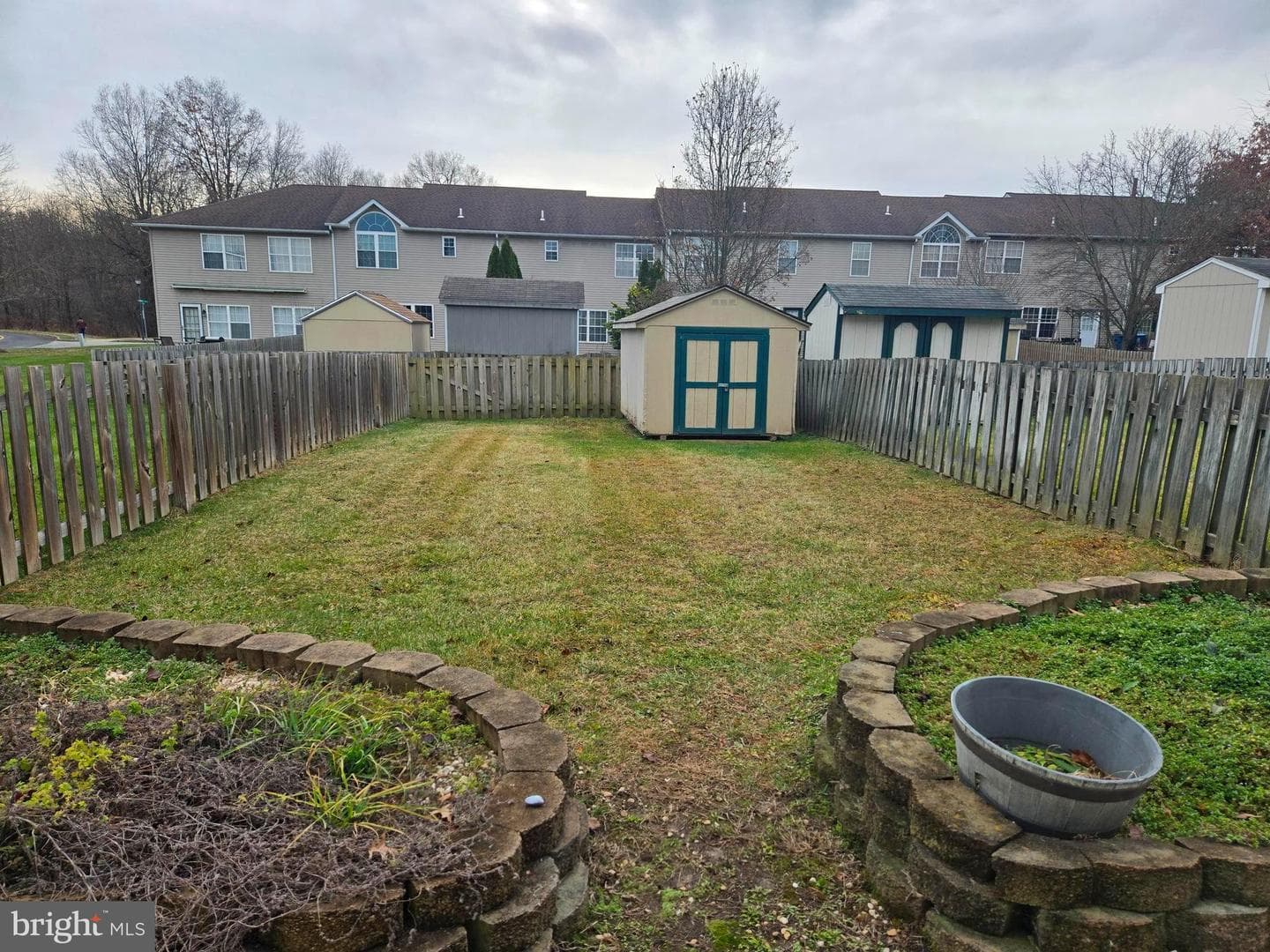 1221 Garden Court photo 4