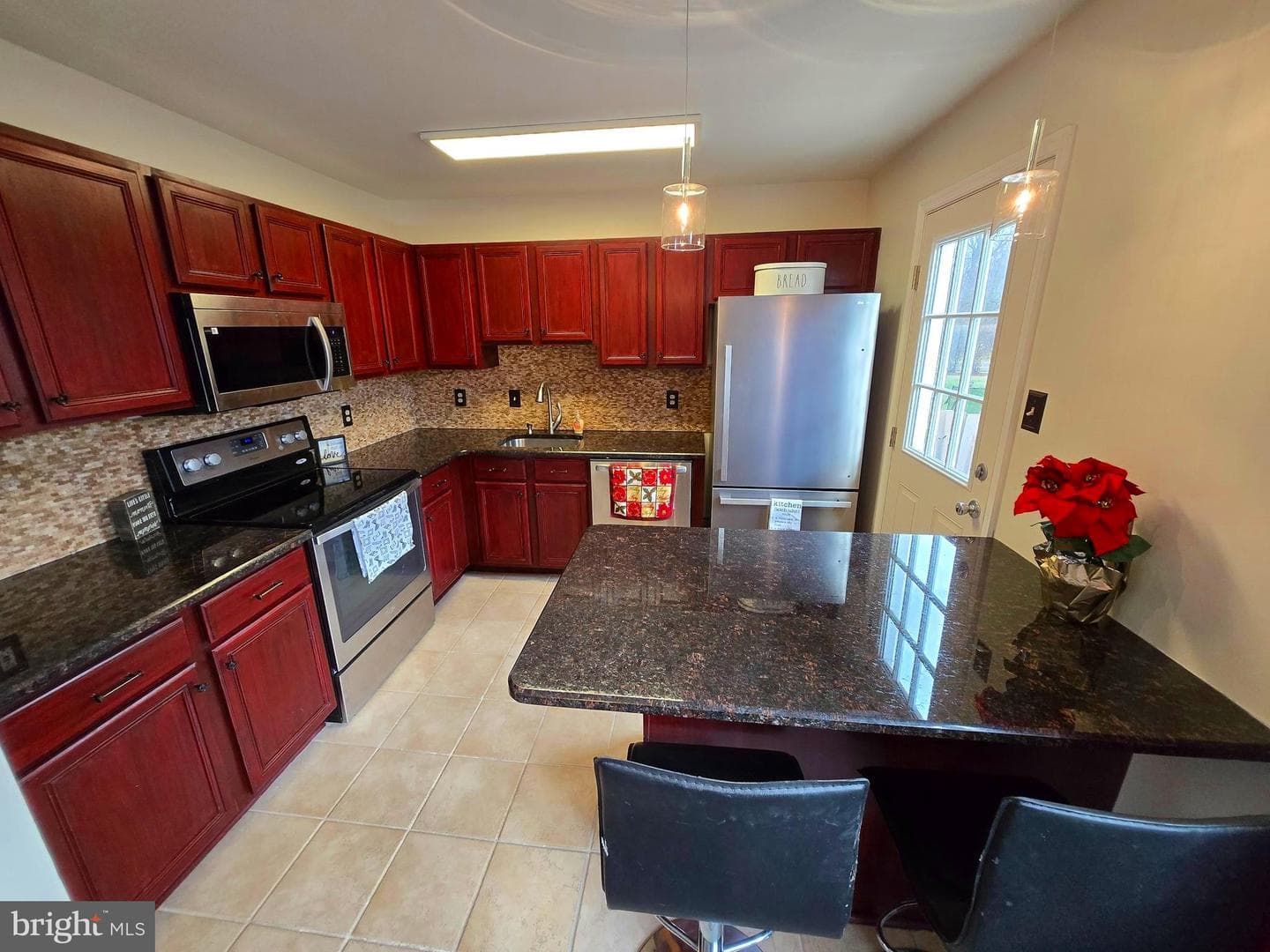 1221 Garden Court photo 9