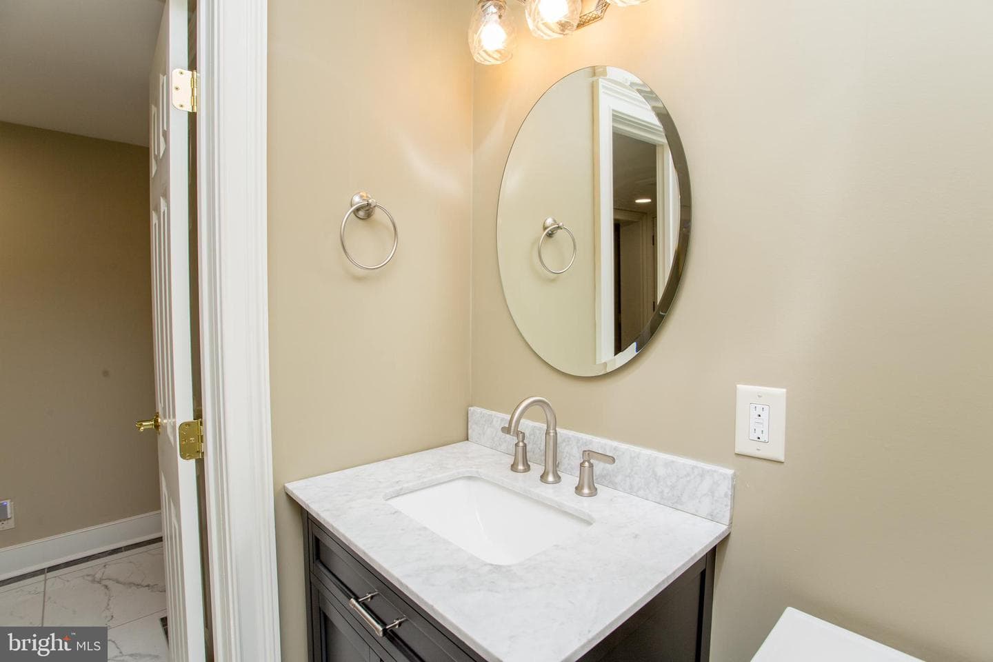 4 Barnes Court photo 22