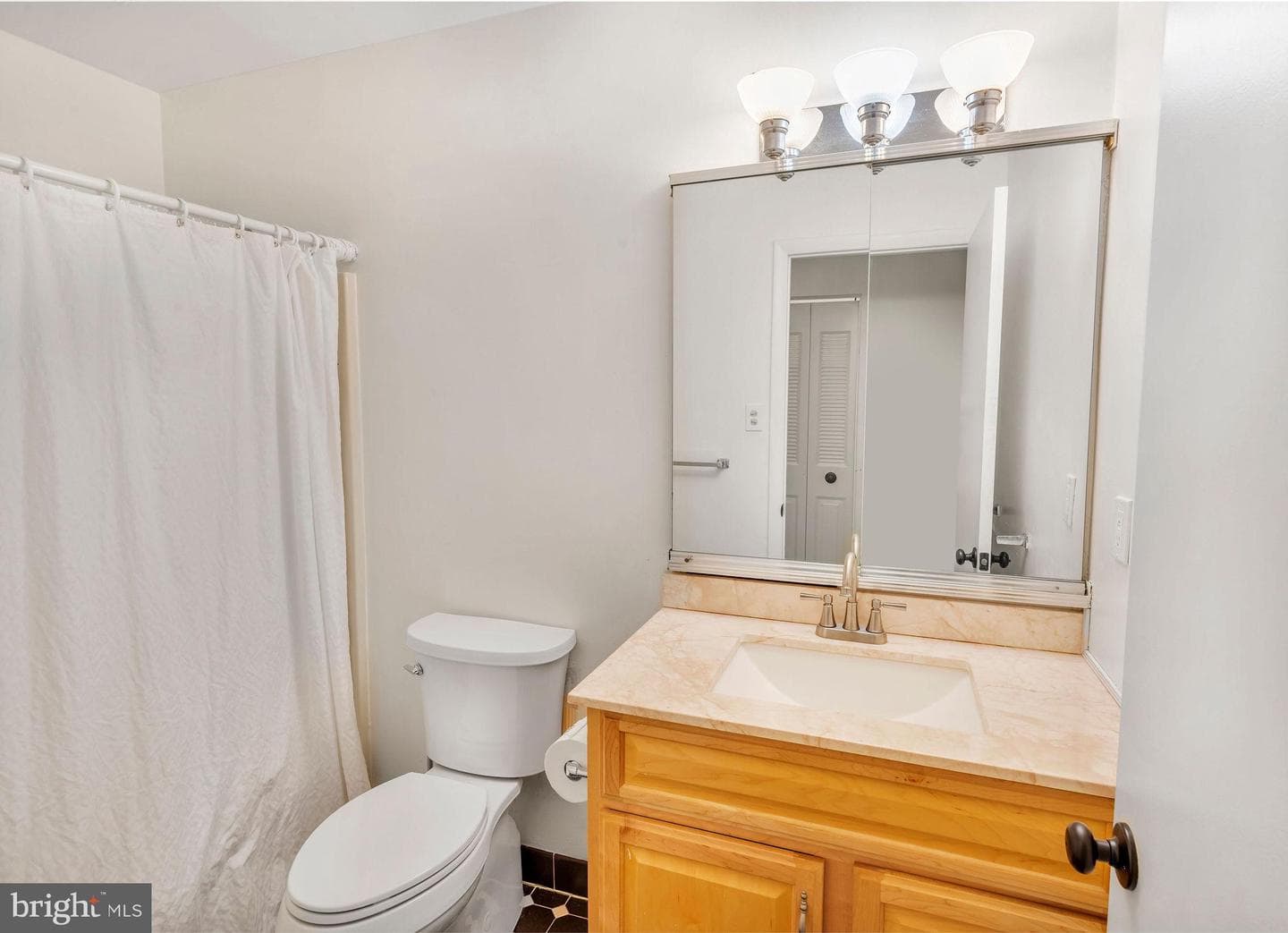333 Dorset Court photo 22