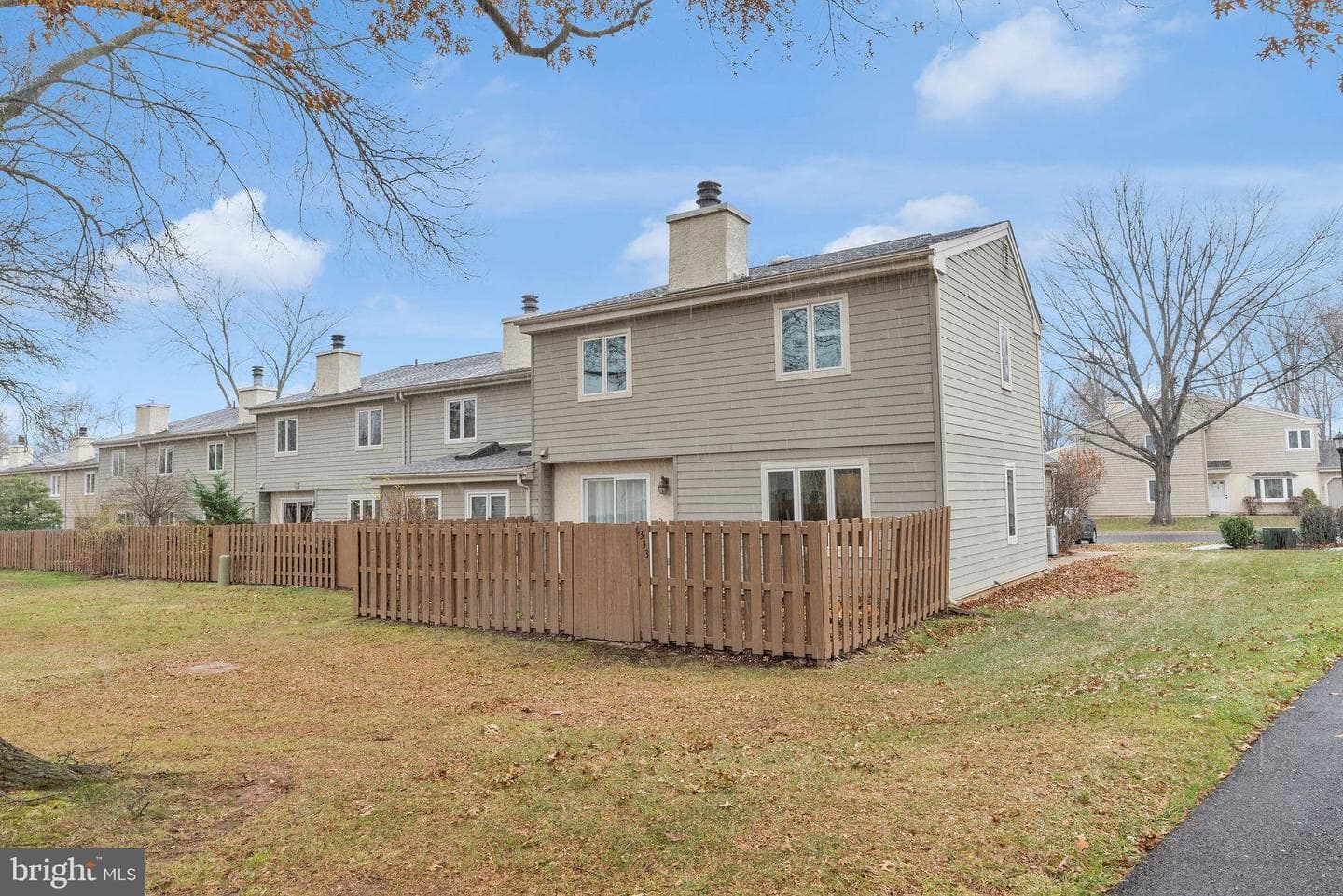 333 Dorset Court photo 3