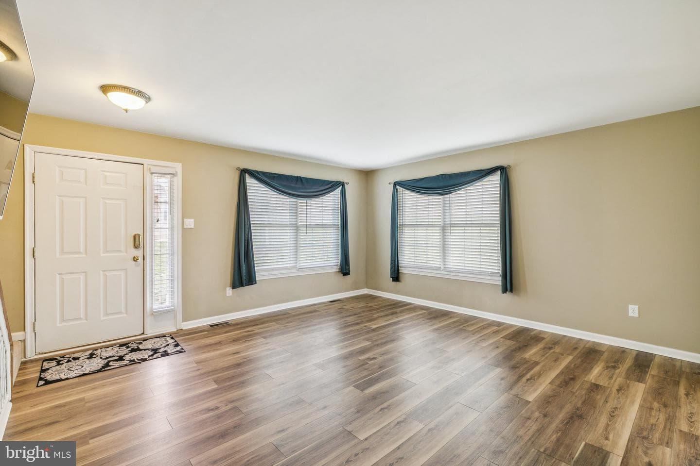 5437 Rinker Circle photo 4