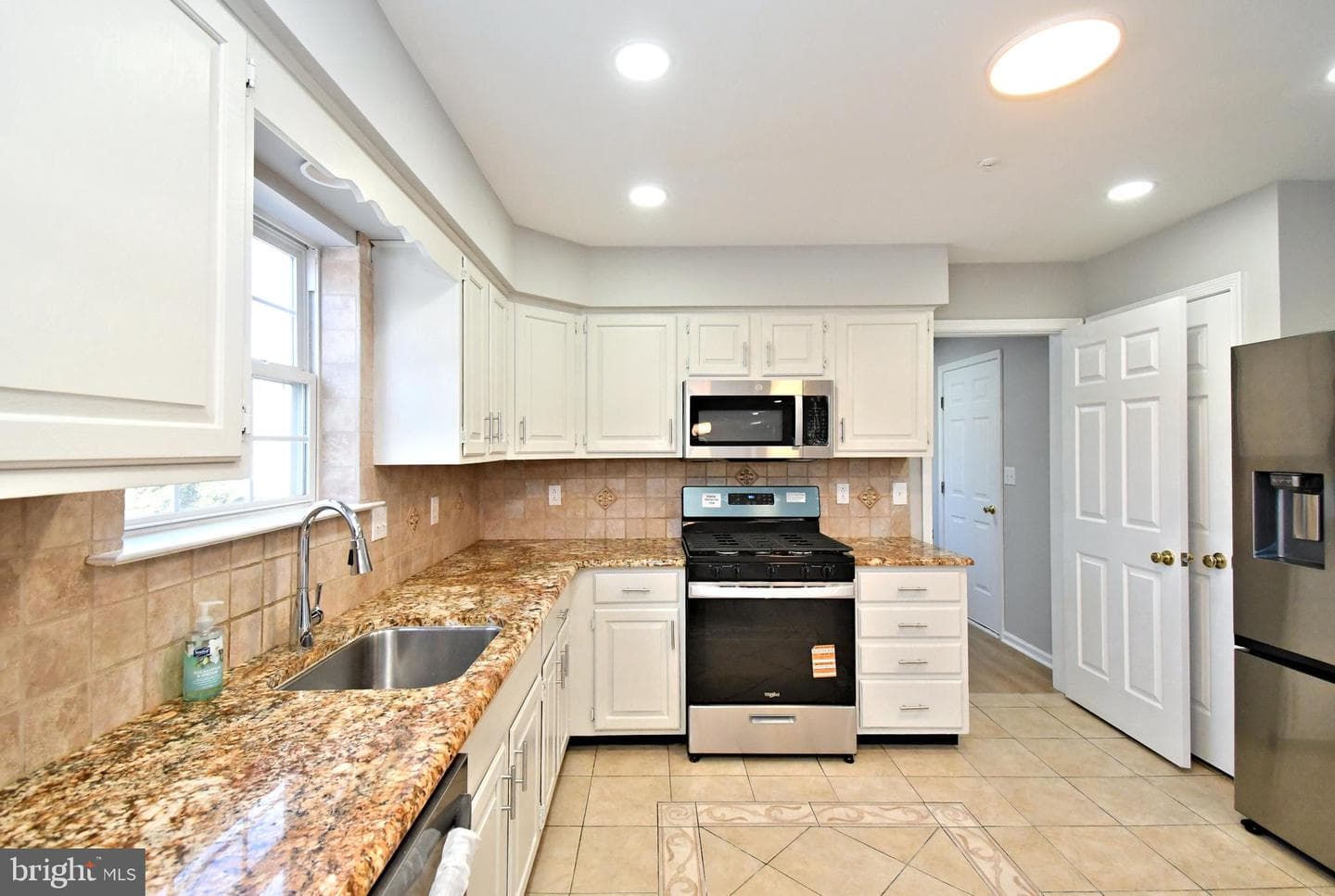 110 Greenfield Lane photo 17
