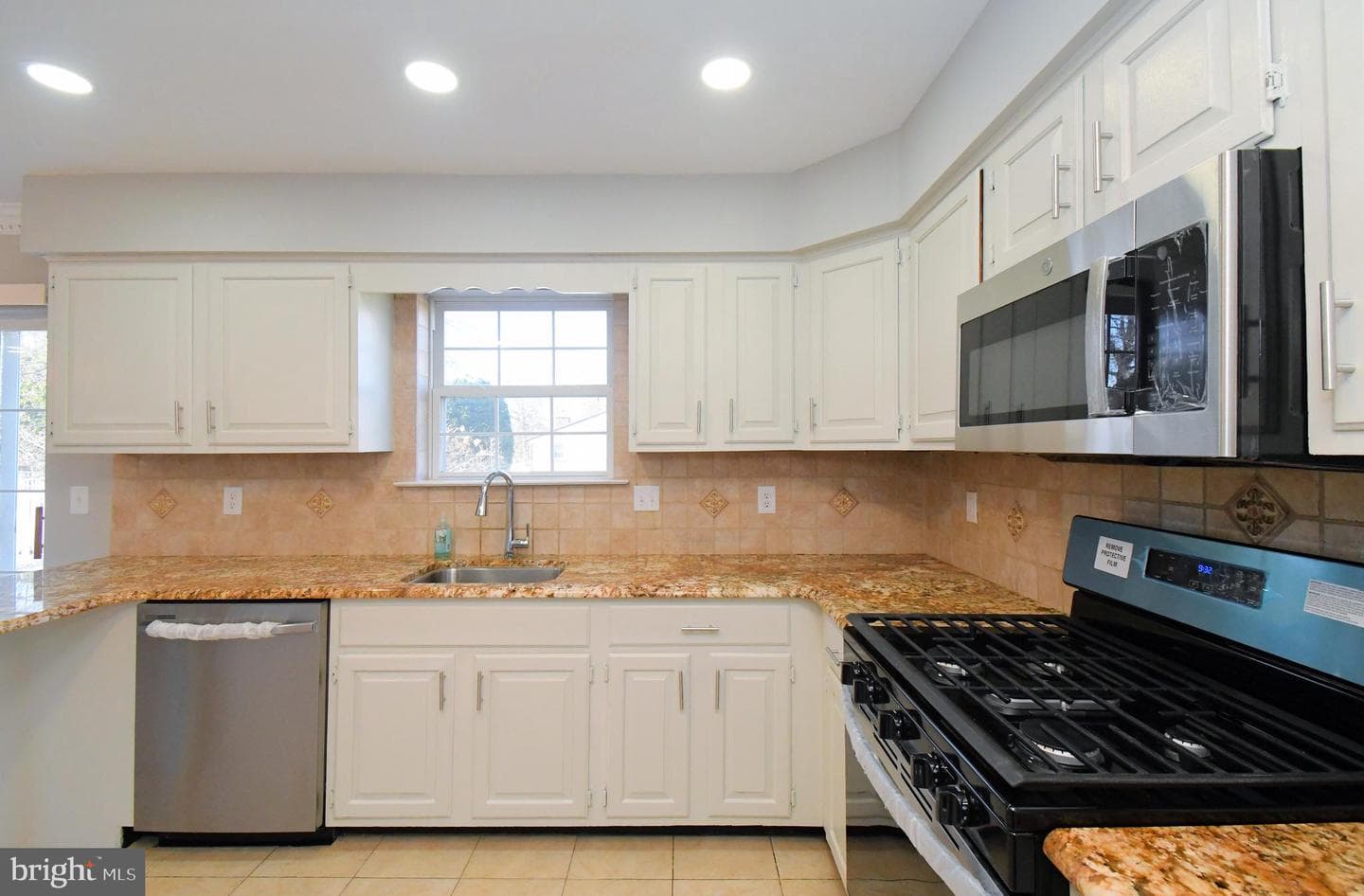 110 Greenfield Lane photo 23
