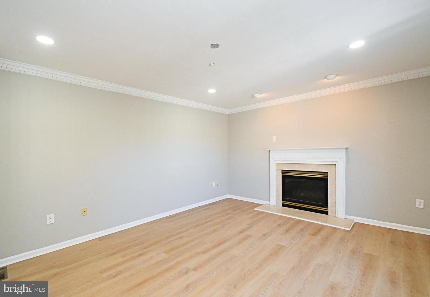 110 Greenfield Lane photo 27