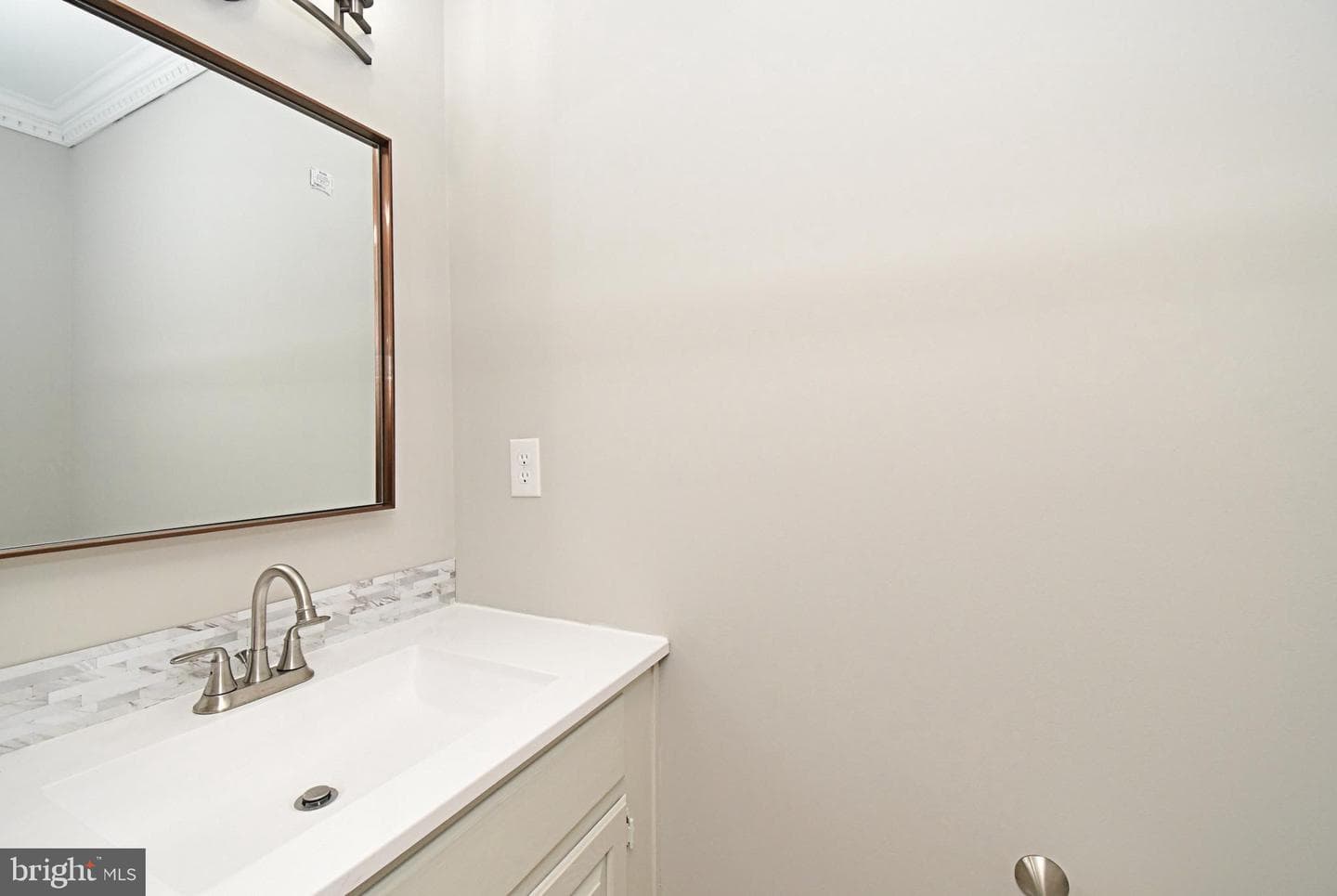 110 Greenfield Lane photo 28
