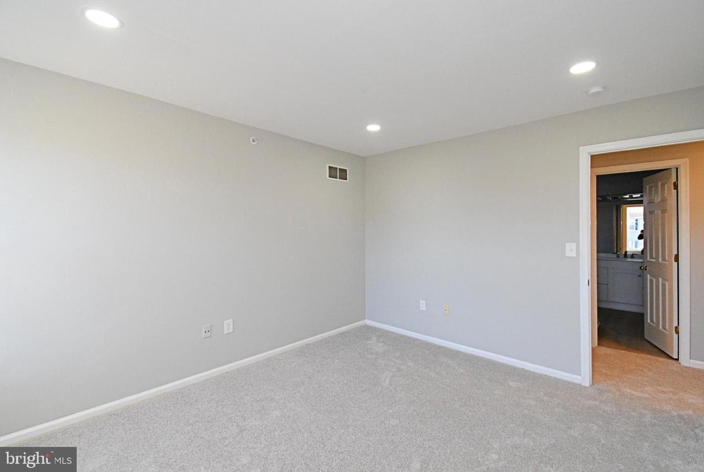 110 Greenfield Lane photo 42