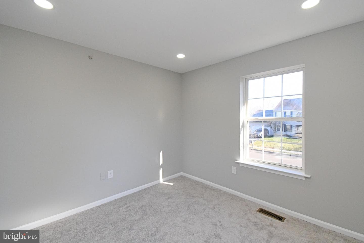 110 Greenfield Lane photo 44