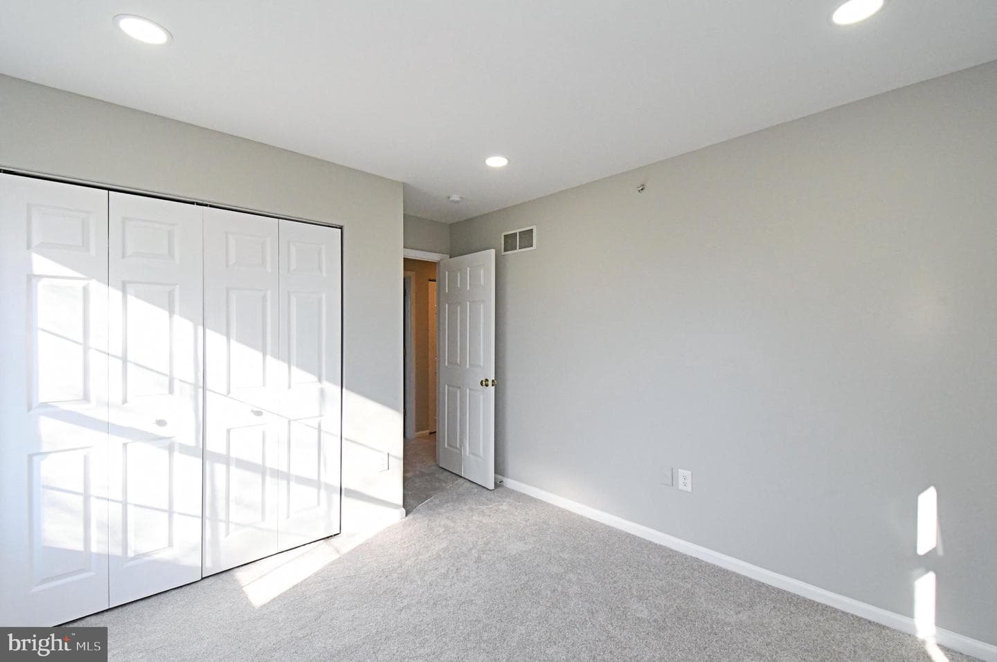 110 Greenfield Lane photo 45