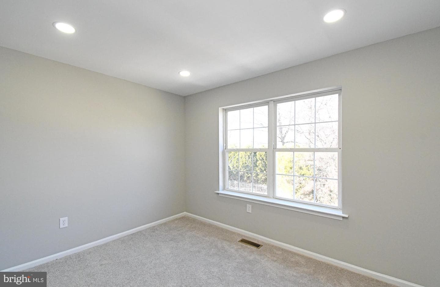 110 Greenfield Lane photo 46