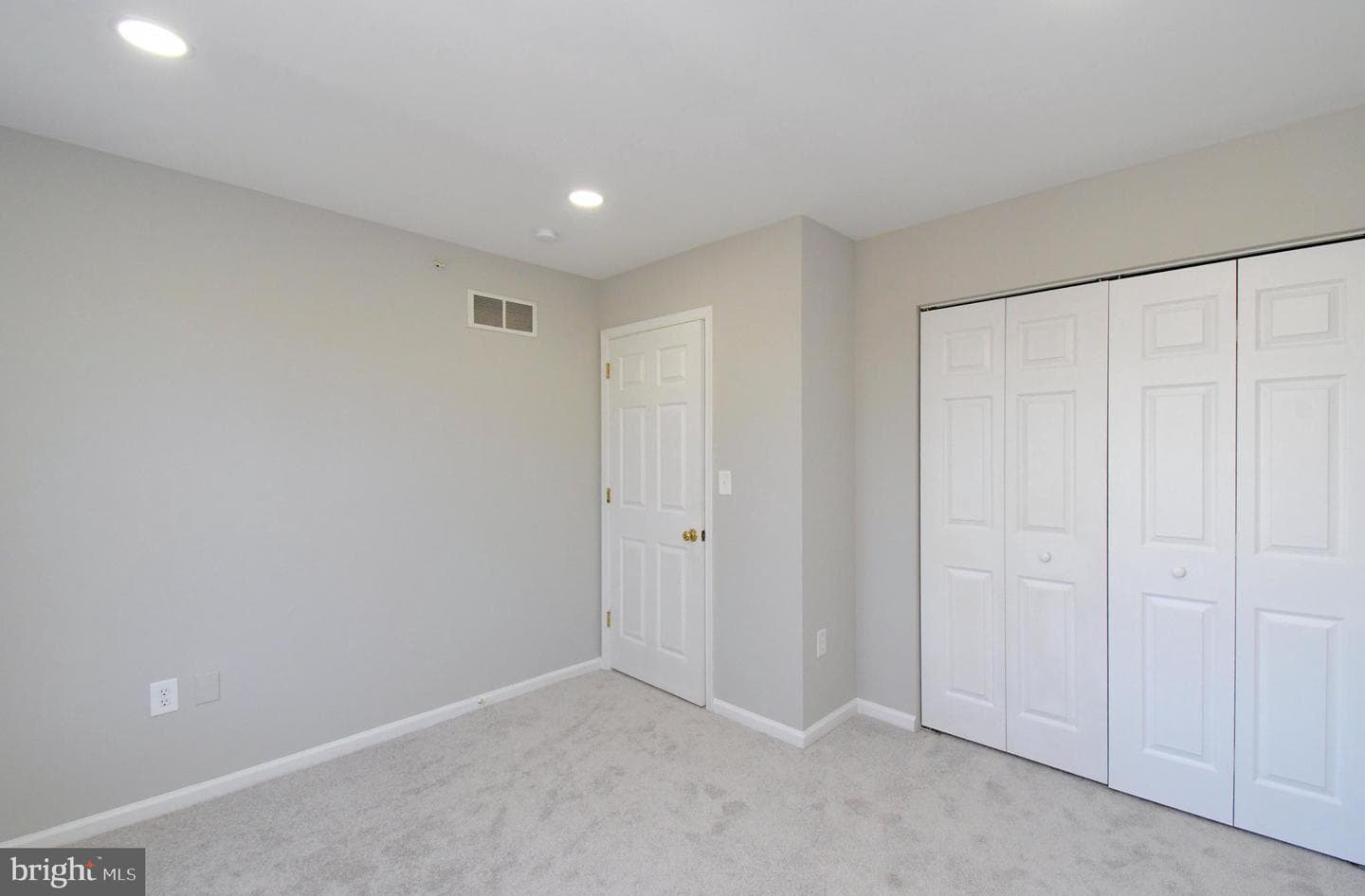 110 Greenfield Lane photo 47