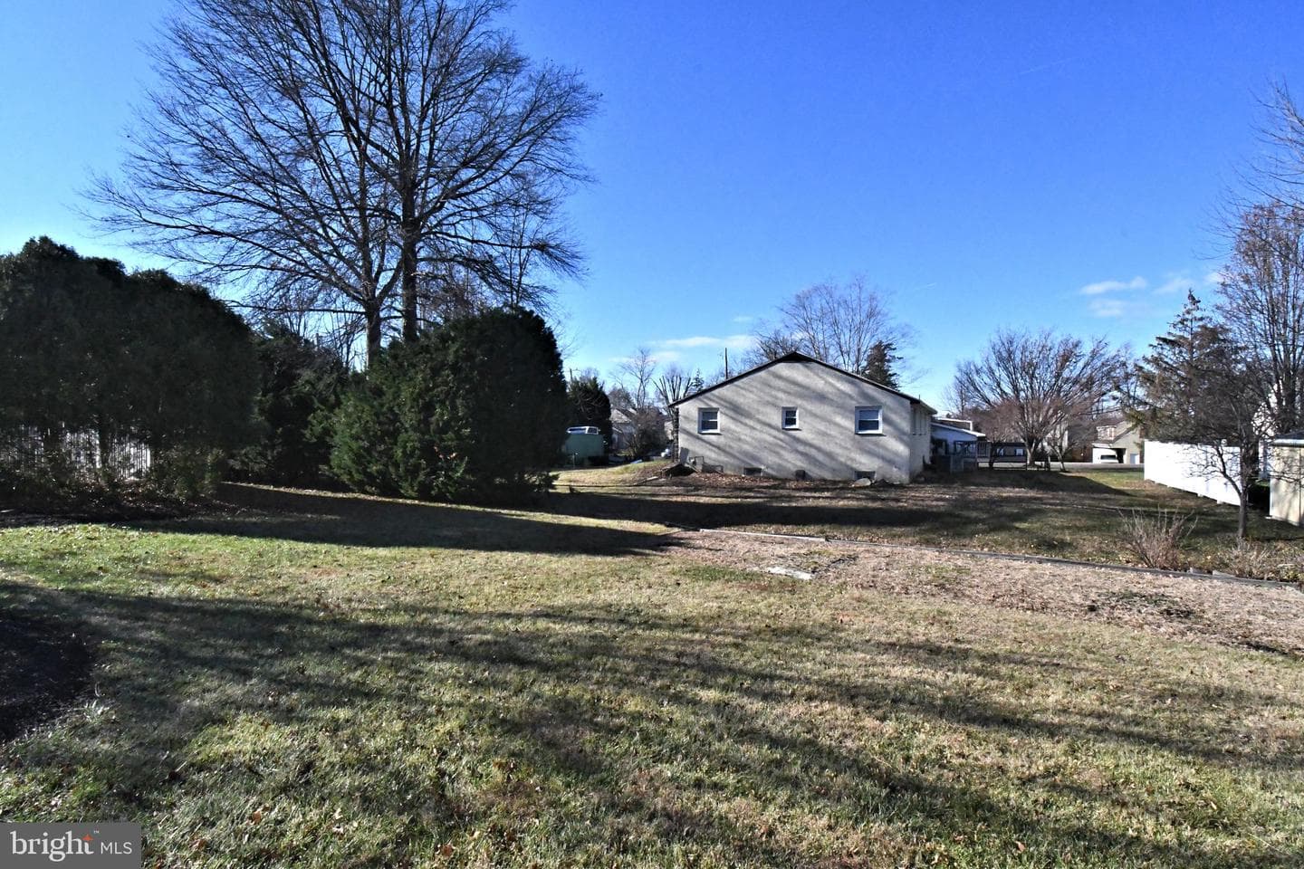 110 Greenfield Lane photo 69