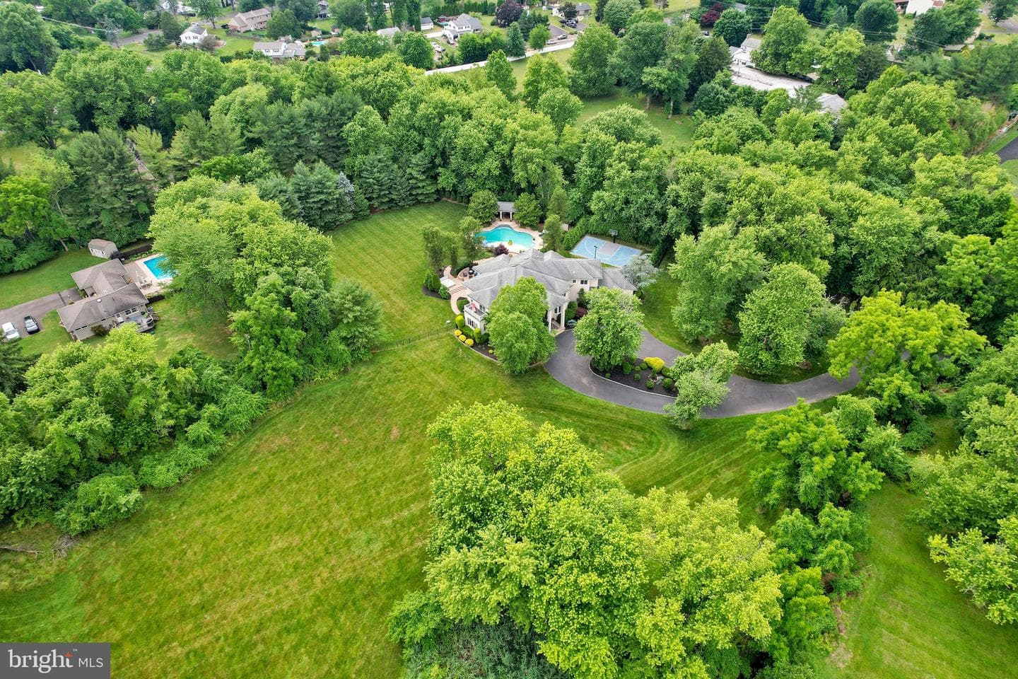 100 E Holland Road photo 52
