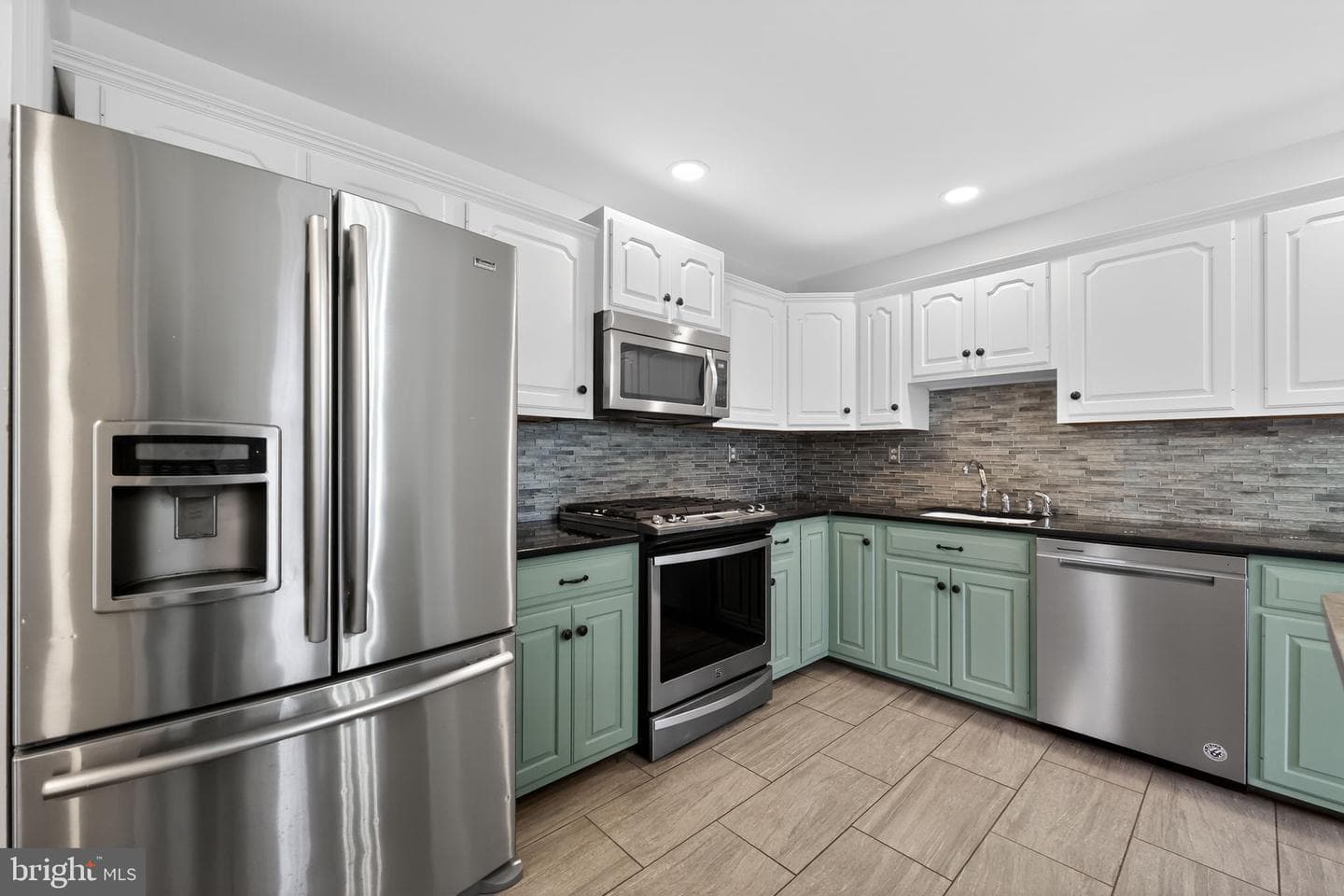 36 Hickory Drive photo 12