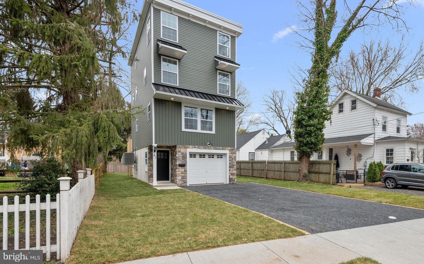 47 E College Avenue photo 3