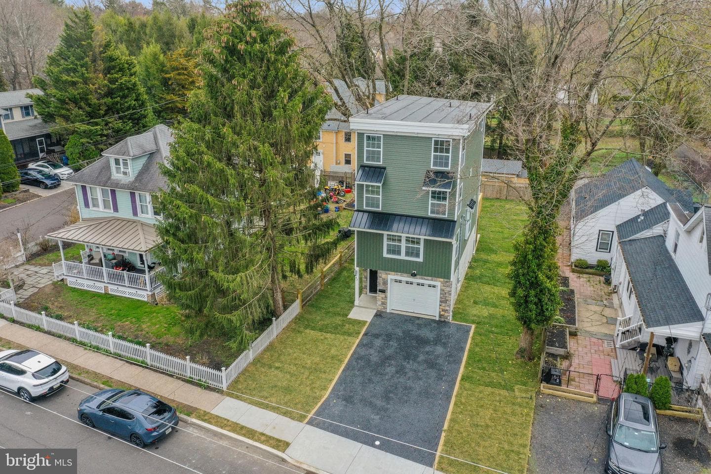 47 E College Avenue photo 33