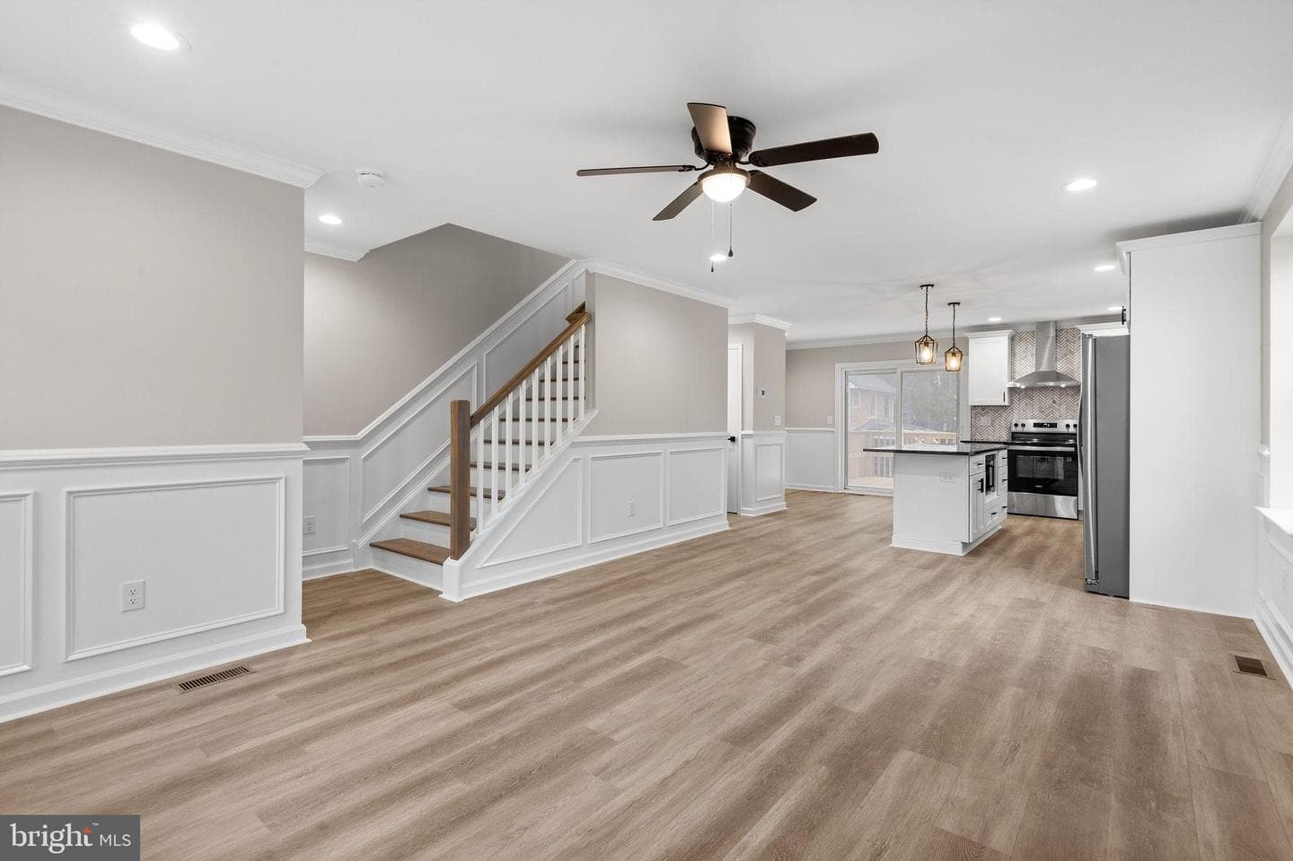 47 E College Avenue photo 8