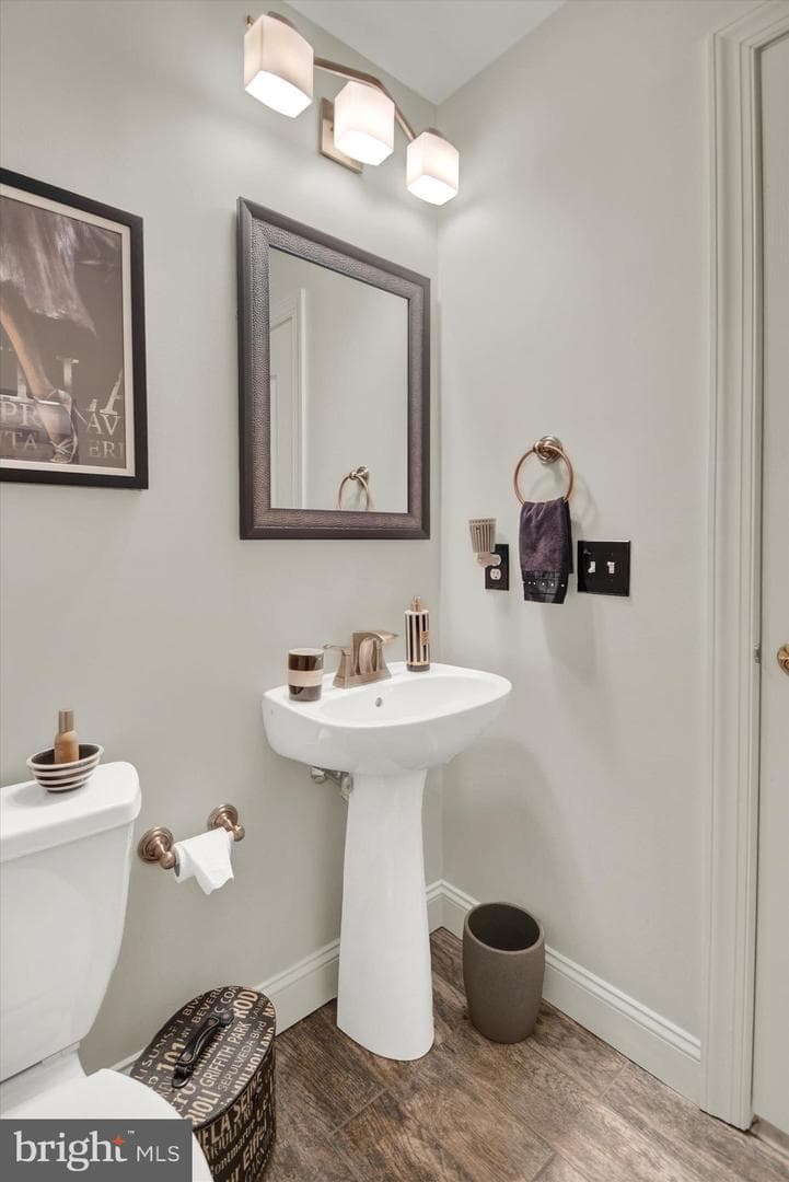 300 Reagan Drive photo 25